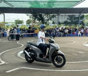 HỌC LÁI XE HẠNG A 